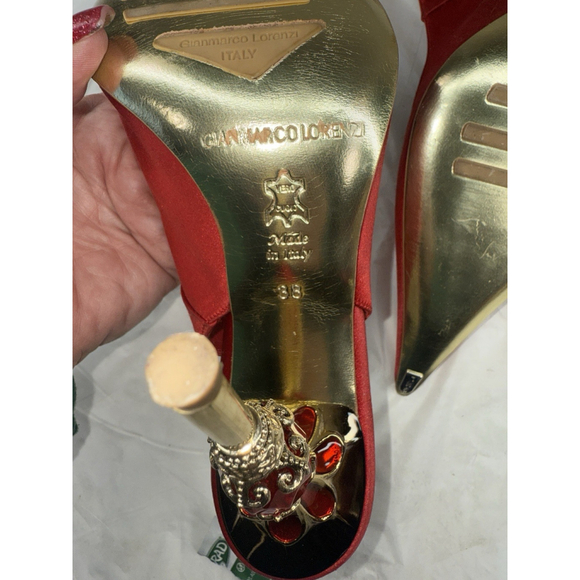 Gianmarco Lorenzi sling back pump satin Red Size 38 Ornate gold embellished new - Picture 11 of 12